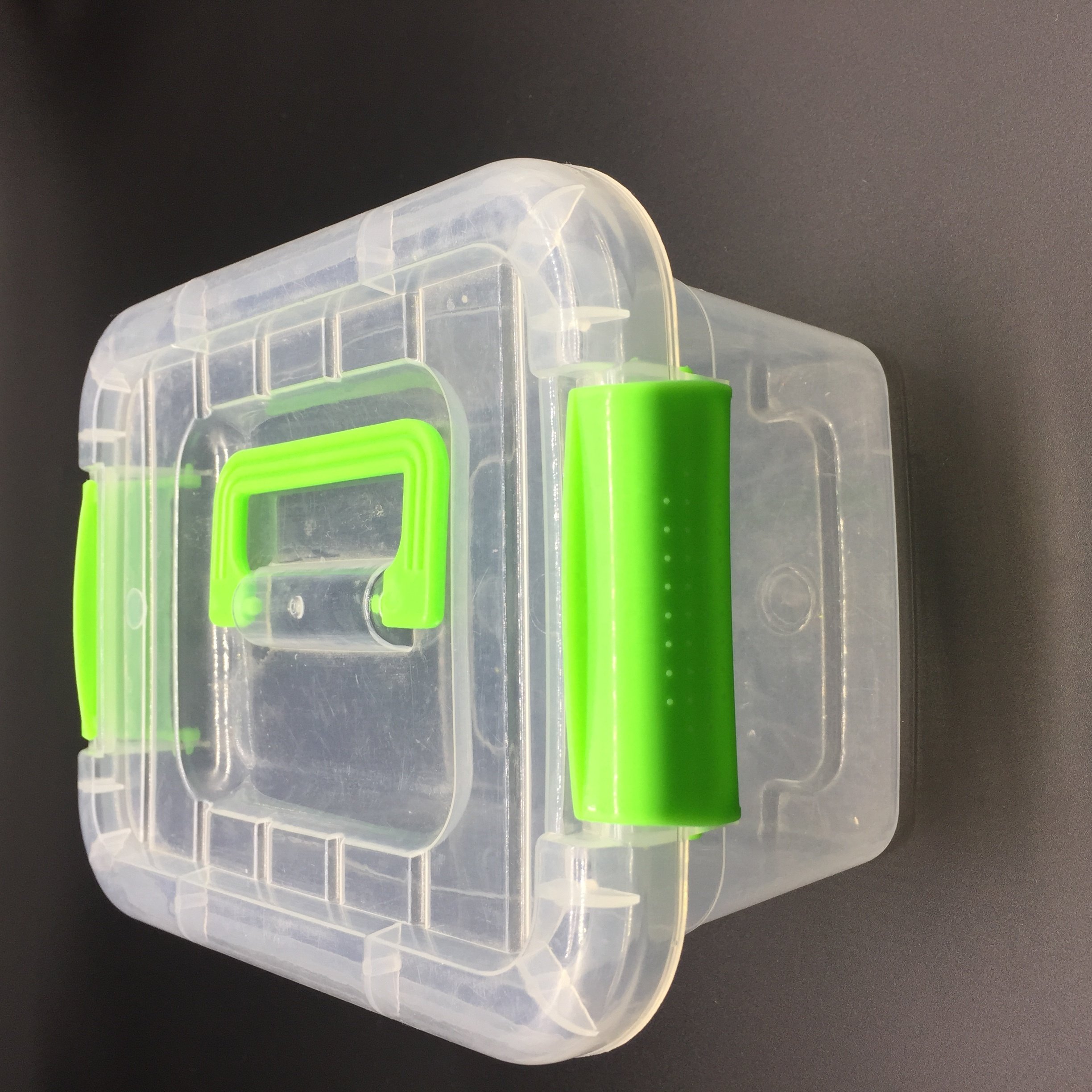 pp easy to carry with large capacity plastic box