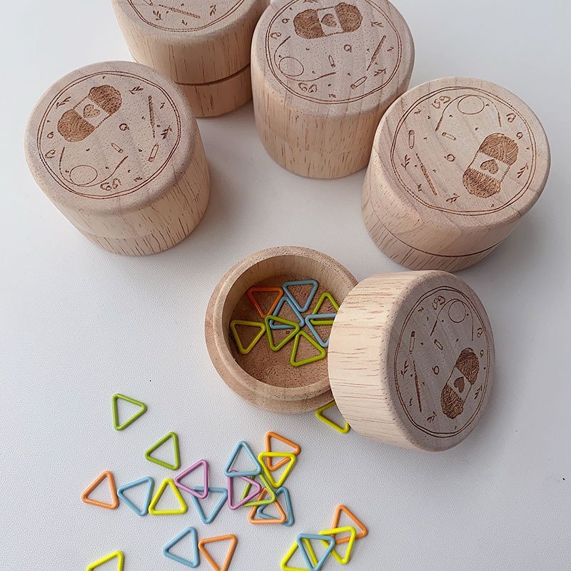 Wholesale Wooden Sewing Tools Locking Stitch Counter Container Case Storage Box for about 40 Stitch Markers