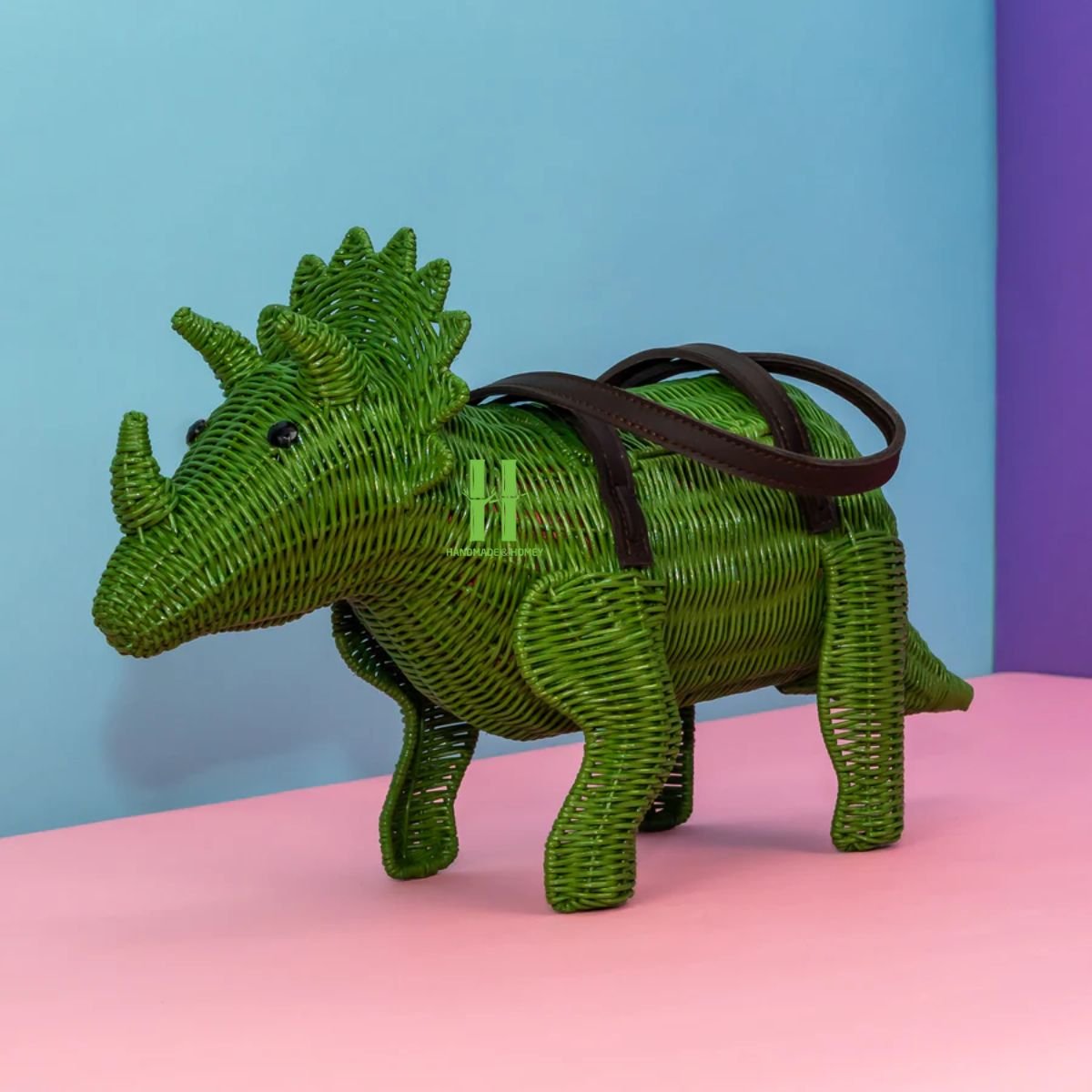 High Quality Rattan Crow Bag Rattan Storage Basket OEM Designs Customize Animal Basket from HNH Craft New Product