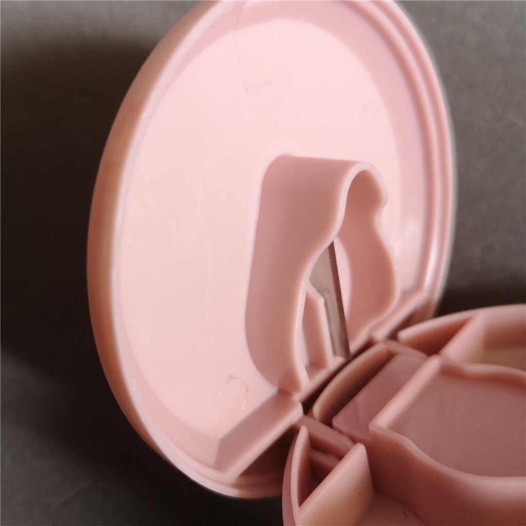 Plastic round cutting splitter pill storage case box