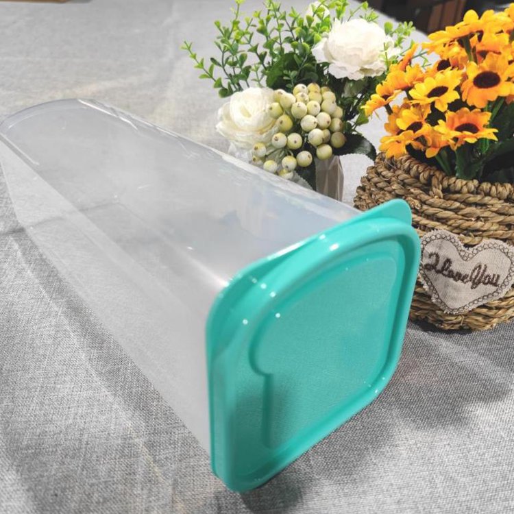 Hot selling bread dispenser buddy bread storage container food grade PP plastic sealed bins bread partner set with lid