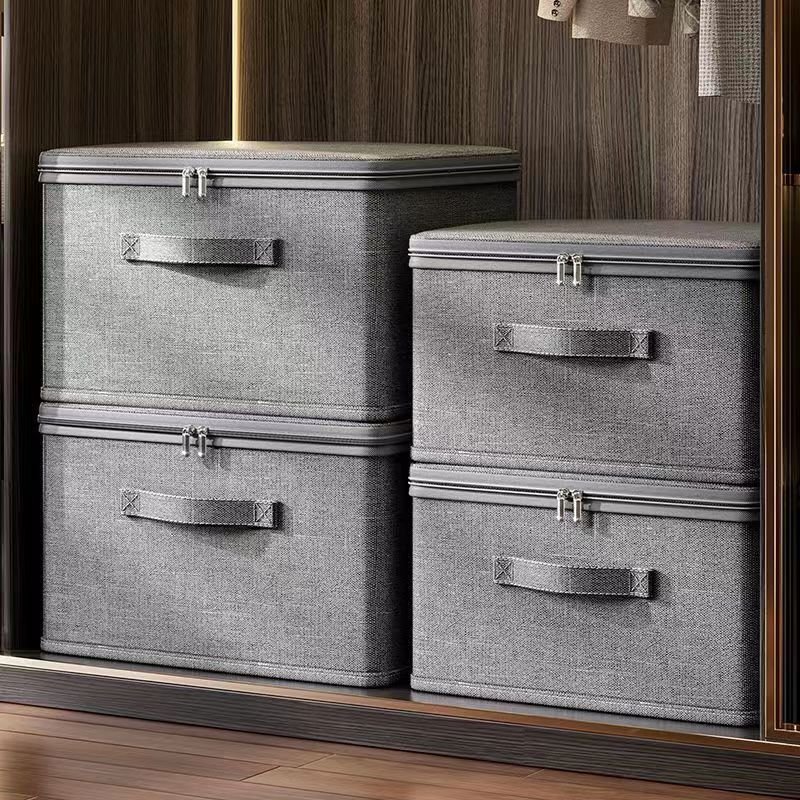 Clothes storage box