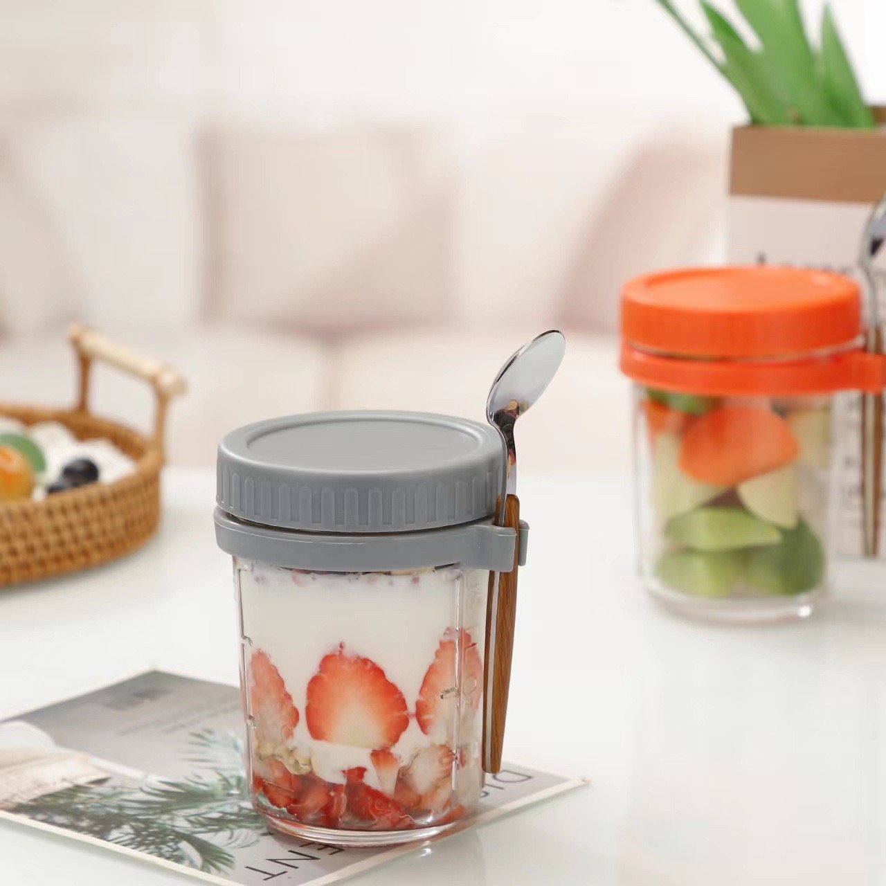 Hot Sell Large 16 oz Glass Mason Overnight Oats Jars with Lids and Spoons Airtight Glass Containers for Food Storage