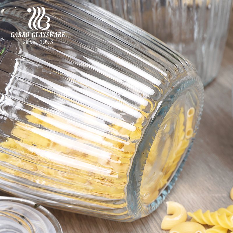 Wholesale factory cheap Home storage collection clear 2L glass food storage jar with tight glass lid for daily life