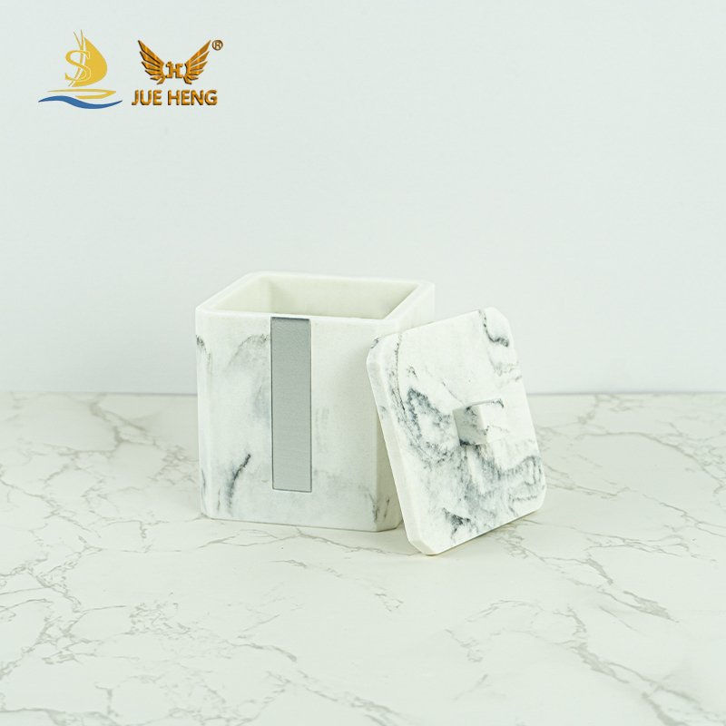 Wholesale Fashion Restaurant Home Decorations white resin and ceramic storage Jar With wood Lid For Kitchen or Bathroom