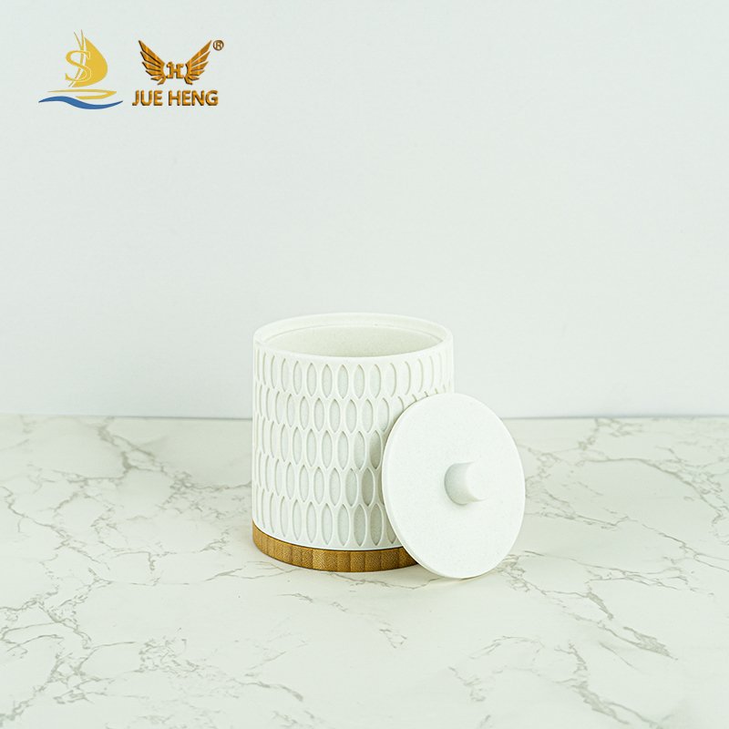 Wholesale Fashion Restaurant Home Decorations white resin and ceramic storage Jar With wood Lid For Kitchen or Bathroom