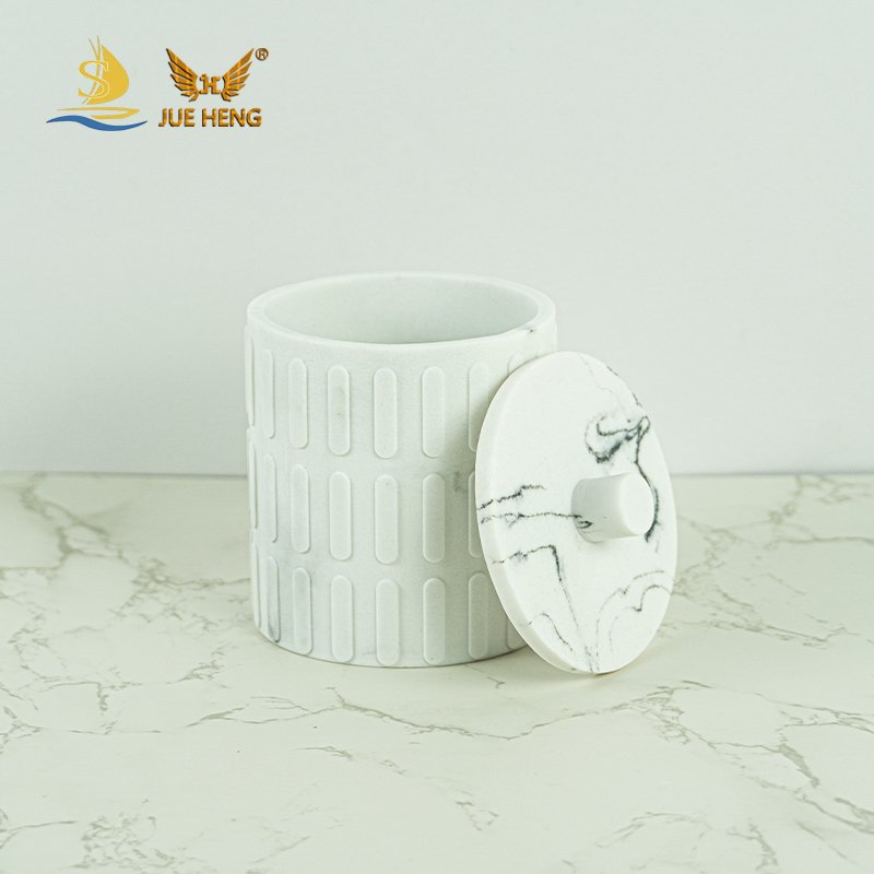 Wholesale Fashion Restaurant Home Decorations white resin and ceramic storage Jar With wood Lid For Kitchen or Bathroom