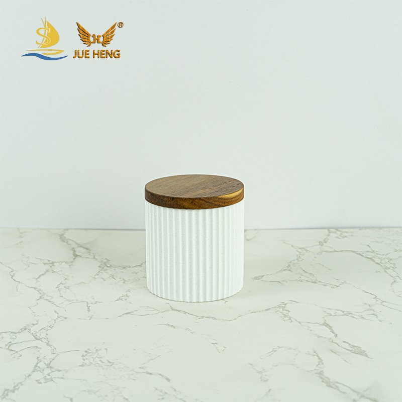 Wholesale Fashion Restaurant Home Decorations white resin and ceramic storage Jar With wood Lid For Kitchen or Bathroom