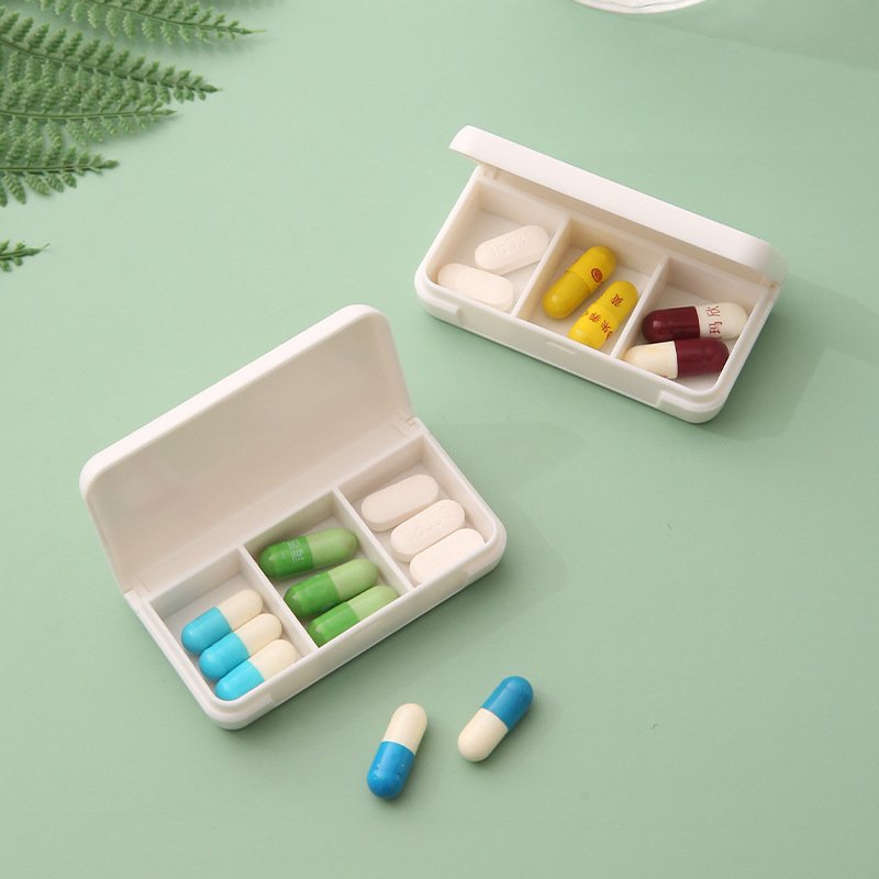 KYPL048 Hot Sale Portable 3 Compartments Travel Medicine Storage Box Pill Case