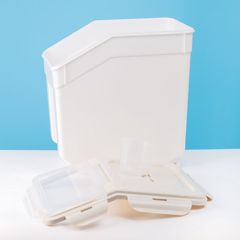 Plastic Airtight Sealed Dog Cat Food Kitchen Container With Wheels Pet Food Storage Bucket