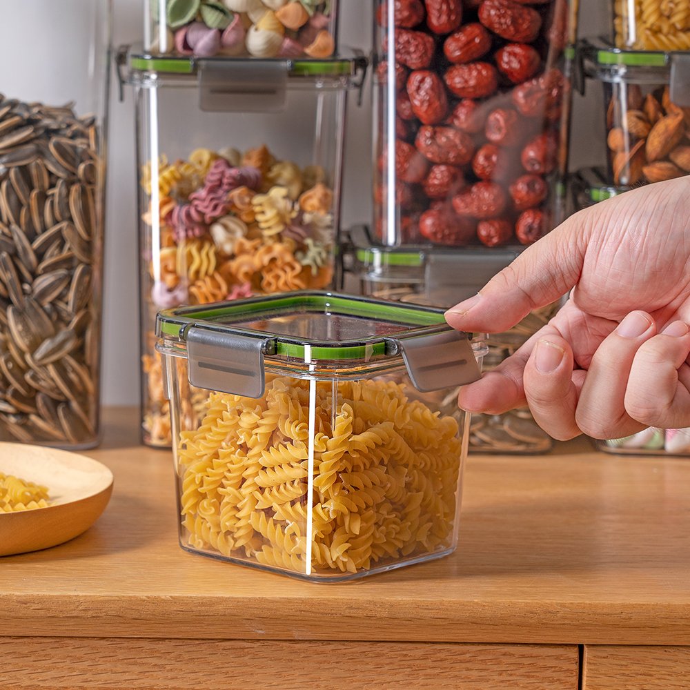 High quality plastic stackable food storage containers with lids
