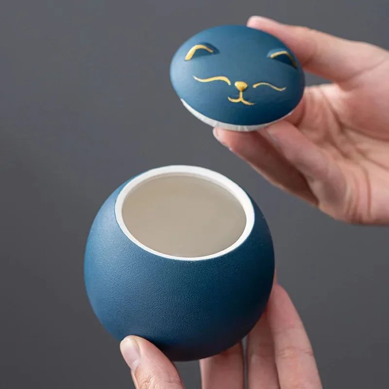 Cute cat ceramic tea jar Household kitchen sealed spice jar Creative practical home decoration candy food storage box