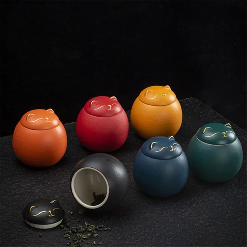 Cute cat ceramic tea jar Household kitchen sealed spice jar Creative practical home decoration candy food storage box