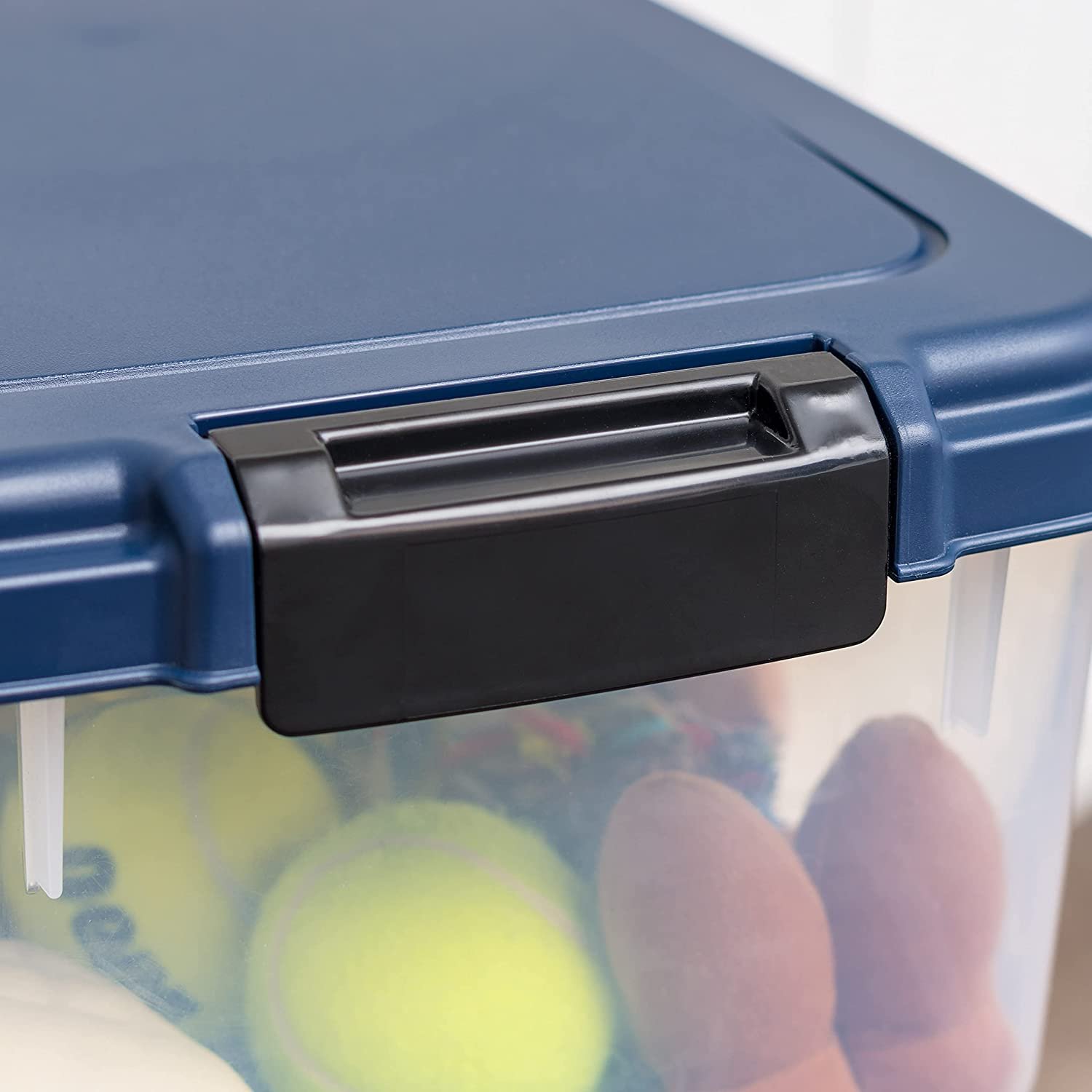 Wholesale Custom Pet Food Storage Box Dog Cat Food Container Food Storage Box with Wheel