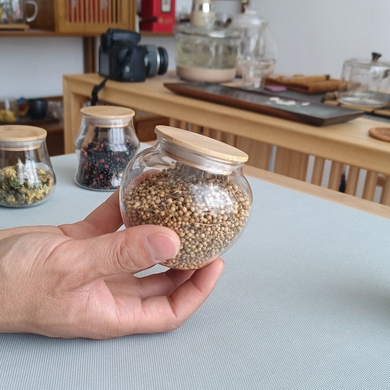 Wholesale Blown Glass Jar Borosilicate Customized Size for Kitchen Use Bamboo Wood Material for Food Storage for Back to School