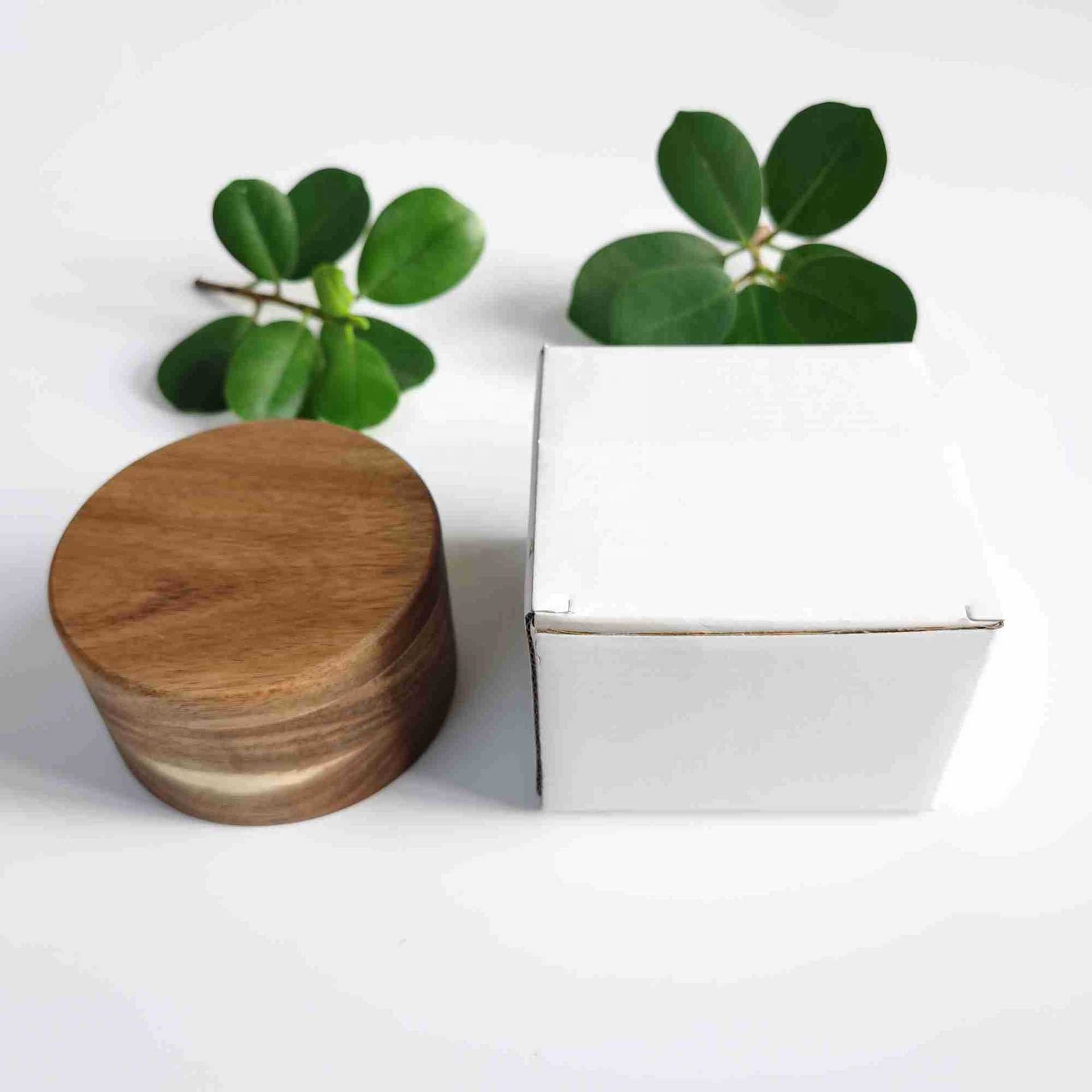 Natural Round Acacia Wood Tea Spice Container Salt And Pepper Pots Salt Cellar Wooden Storage Box With Magnetic Swivel Cover