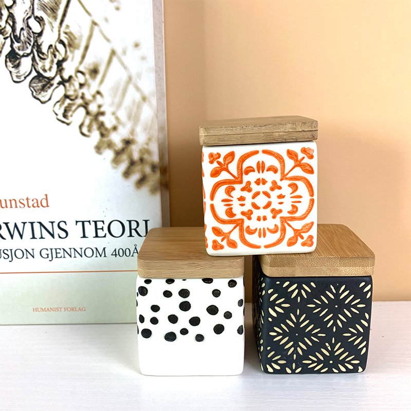 Custom porcelain airtight canister with bamboo lid ceramic storage jar for jewelry