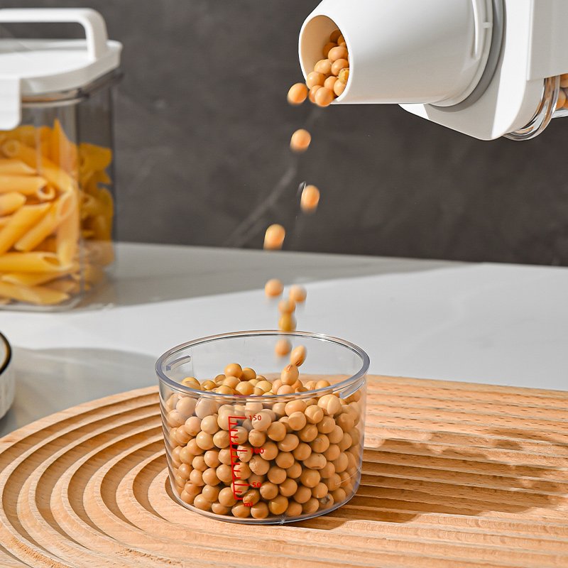 PET food cans, with good sealing, can be long-term preservation and storage of food cans