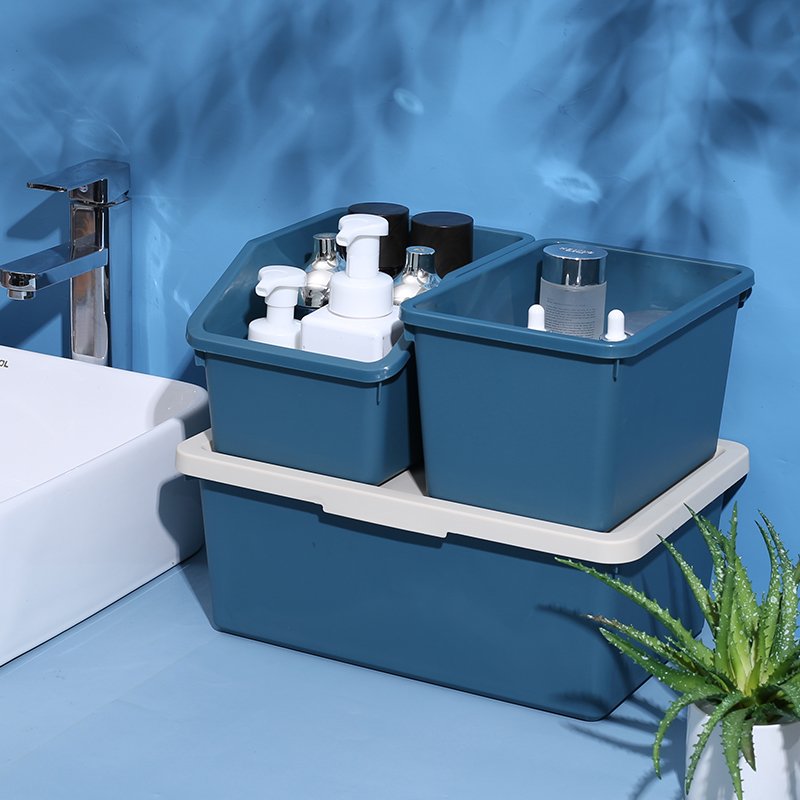 High Quality Blue Plastic storage box containers stackable with latching lid for toys