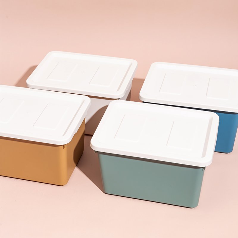 High Quality Blue Plastic storage box containers stackable with latching lid for toys