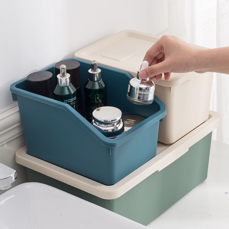 High Quality Blue Plastic storage box containers stackable with latching lid for toys