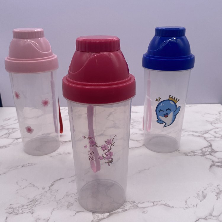 2022 Newly Developed Custom Cheap PE PP Plastic Portable Carry Sport Gym Workout Shaker Water Bottle With Protein Container