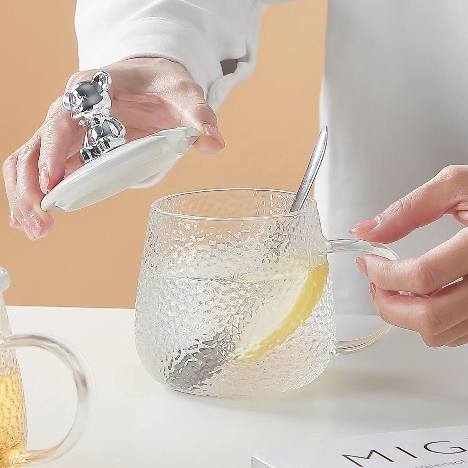 Wholesale Cute mug with lid spoon heat-resistant glass water cup female office coffee cup household tea cup