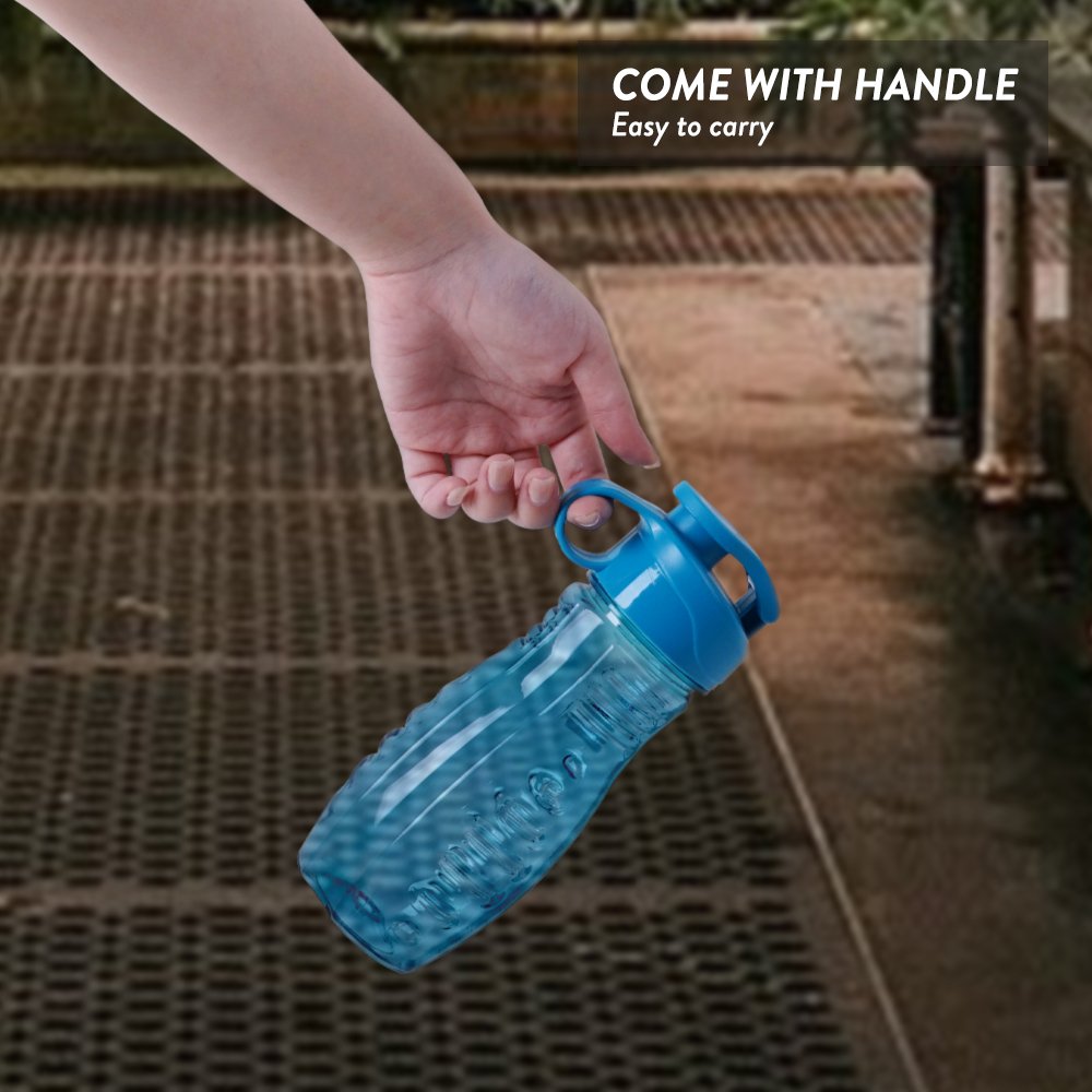 Elianware 500 ml & 800 ml Outdoor Portable Easy to Hold Daily PET Plastic BPA Free Custom Logo Drinking Water Bottle With Strap