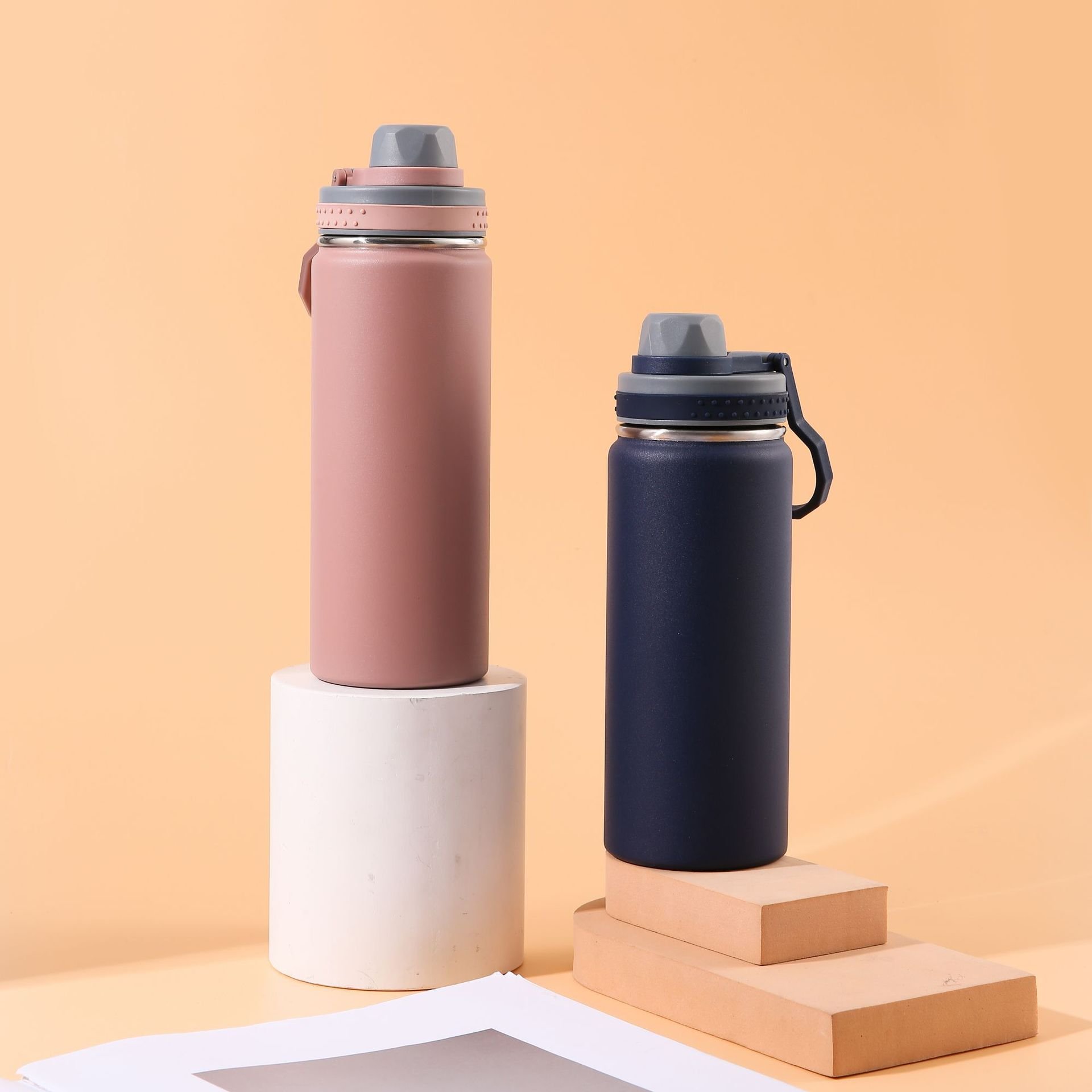 Custom logo 500ml 750ml leakproof stainless steel vacuum flask double wall sports insulated thermos water bottles with hook
