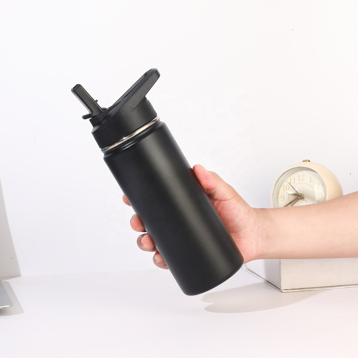 Custom lids 18oz 25oz 32oz sport double wall stainless steel 304 flasks vacuum thermos water bottles with straw handle