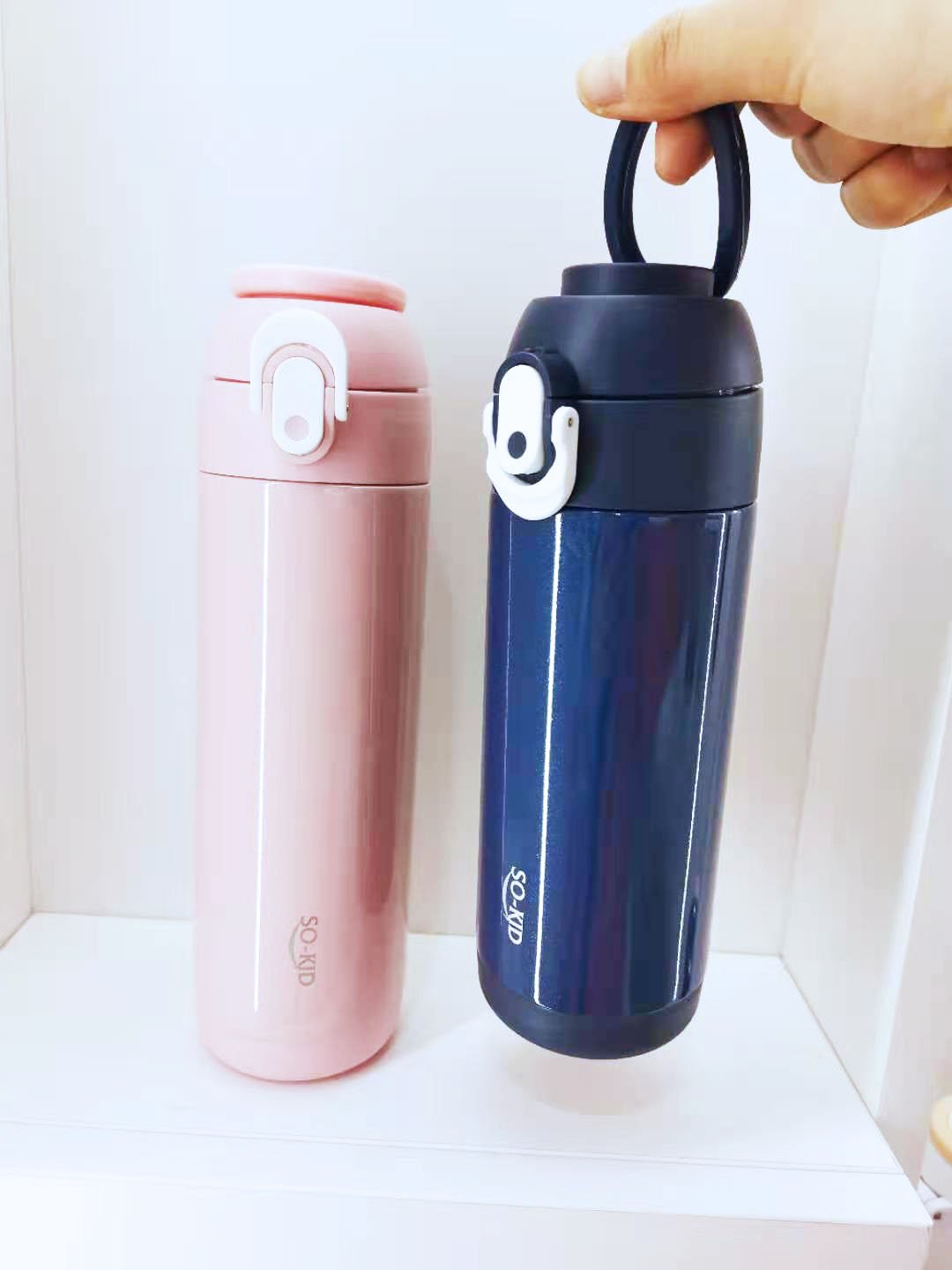 New Style Factory-Provided Stainless Steel Water Bottle Dual Wall 500ml Capacity for Sports Camping Customizable Handgrip Adults