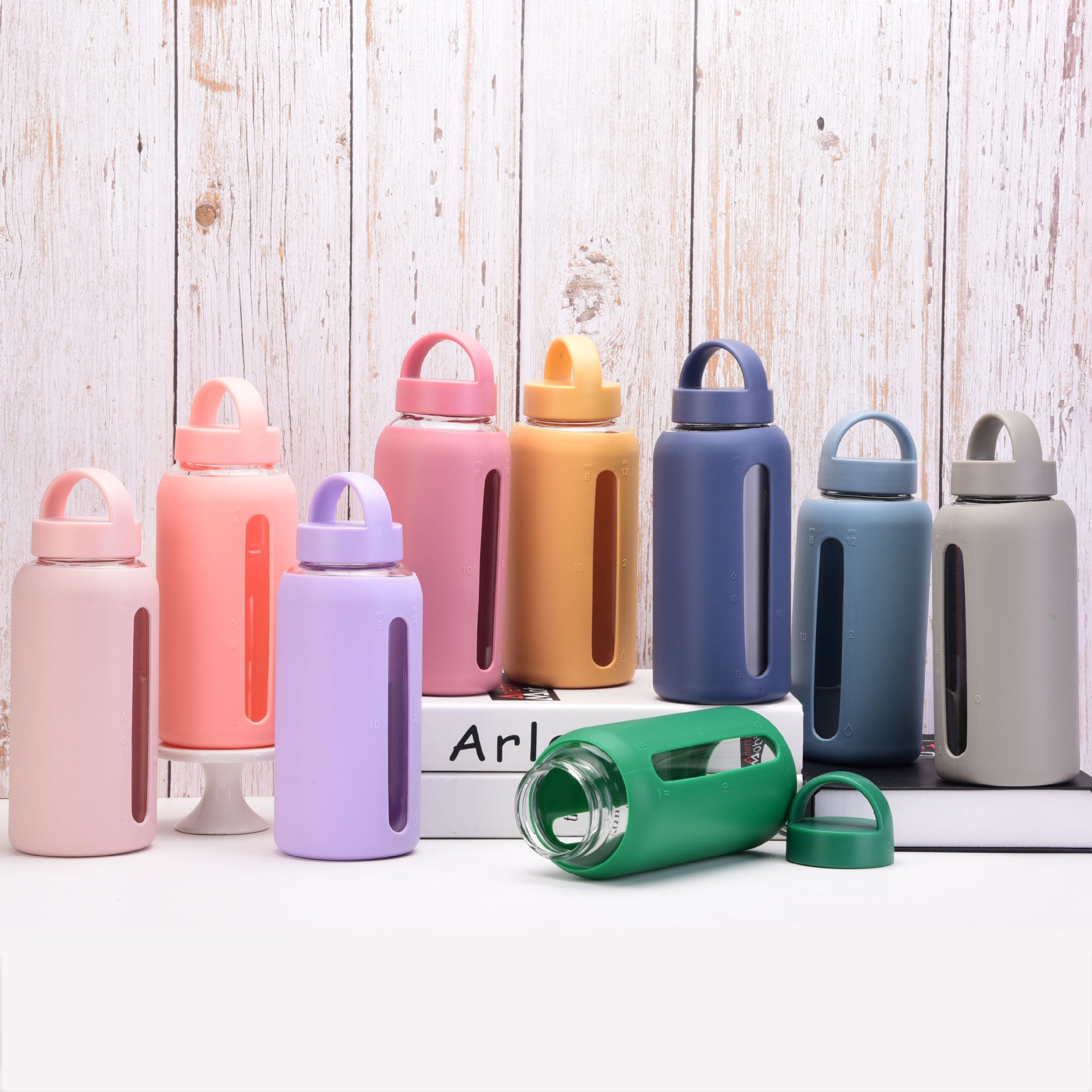 800ML Large Capacity Reusable Glass Water Bottle With Silicone Sleeve and PP lid custom logo Drinking Water Bottles Outdoor