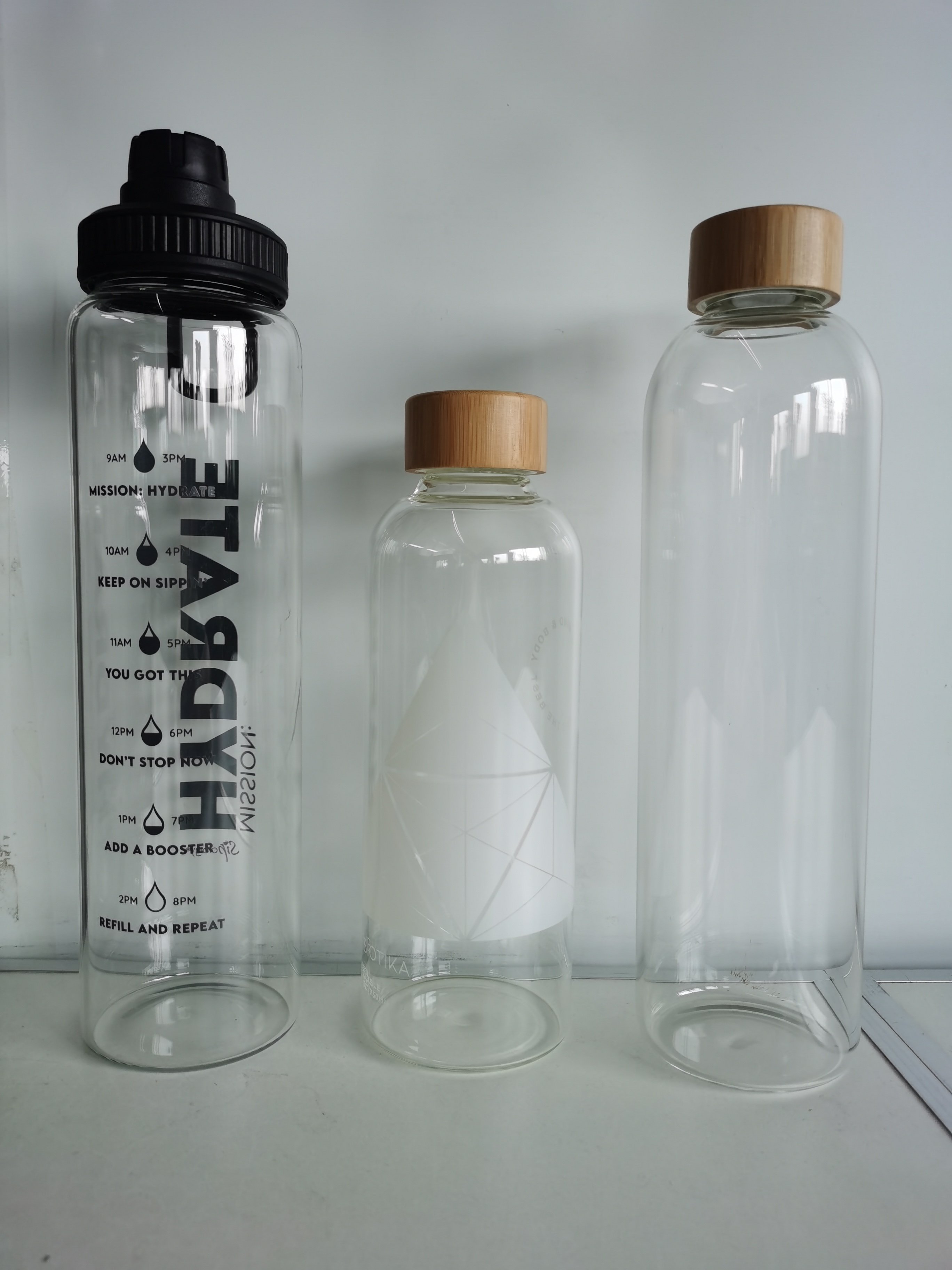 500ml 750ml 1000ml Bamboo Lid Leakage Proof Heat Resistance Customized Clear Borosilicate Glass Water Bottle with Time Marker