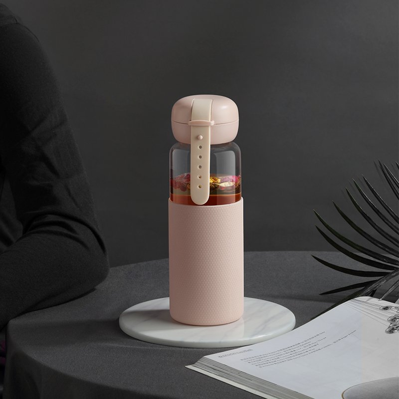 Glass Water Bottle Silicone Sleeve China Manufacturer Customized With Handle Portable Eco-friendly Silicon Rope Insulated
