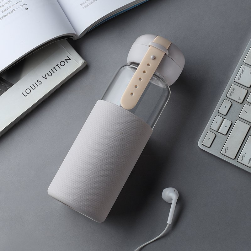 Glass Water Bottle Silicone Sleeve China Manufacturer Customized With Handle Portable Eco-friendly Silicon Rope Insulated