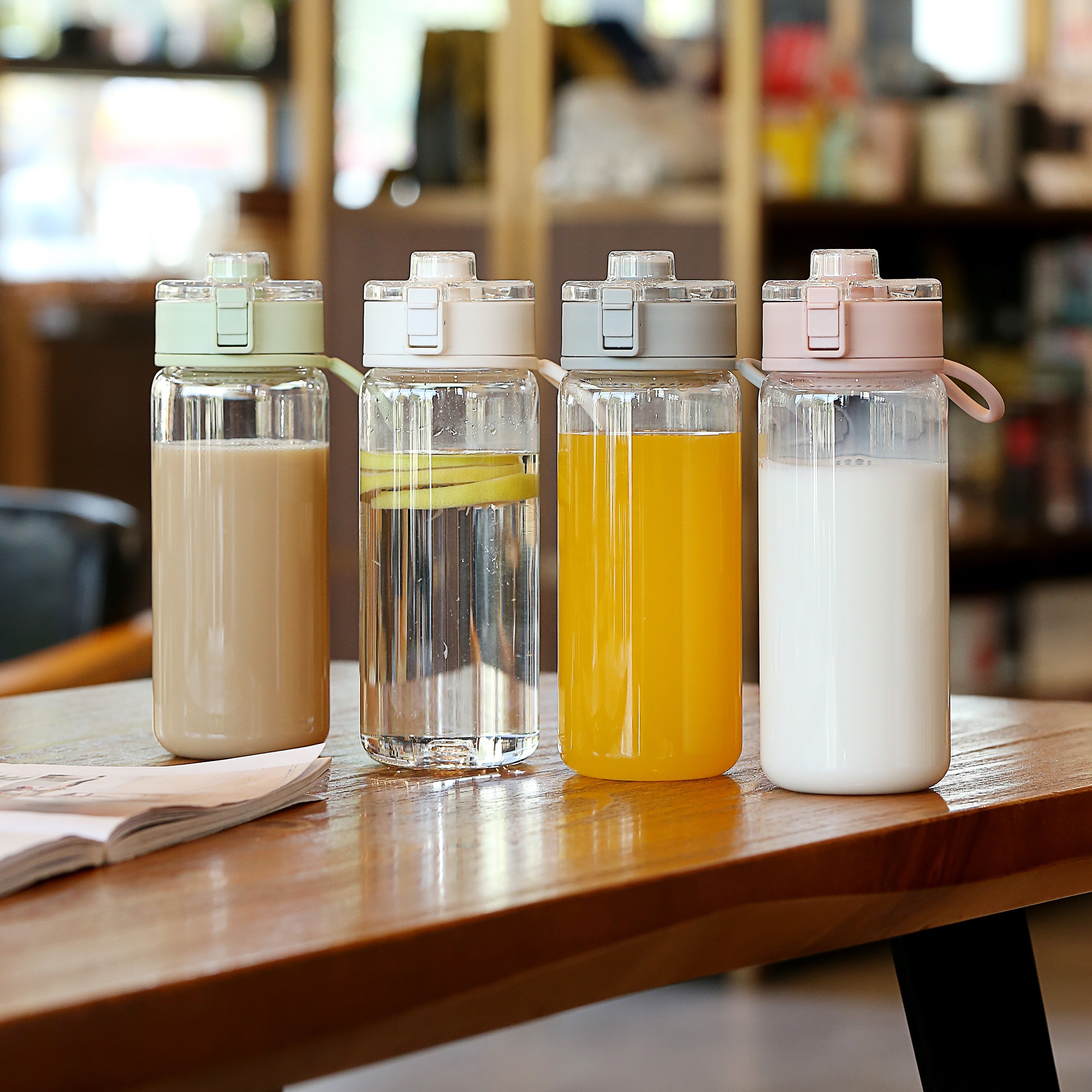Flip Lid Cap Custom logo 600ml School Children BPA Free Tritan Plastic Water Bottle Kids Drinking Bottles Removable Strainer