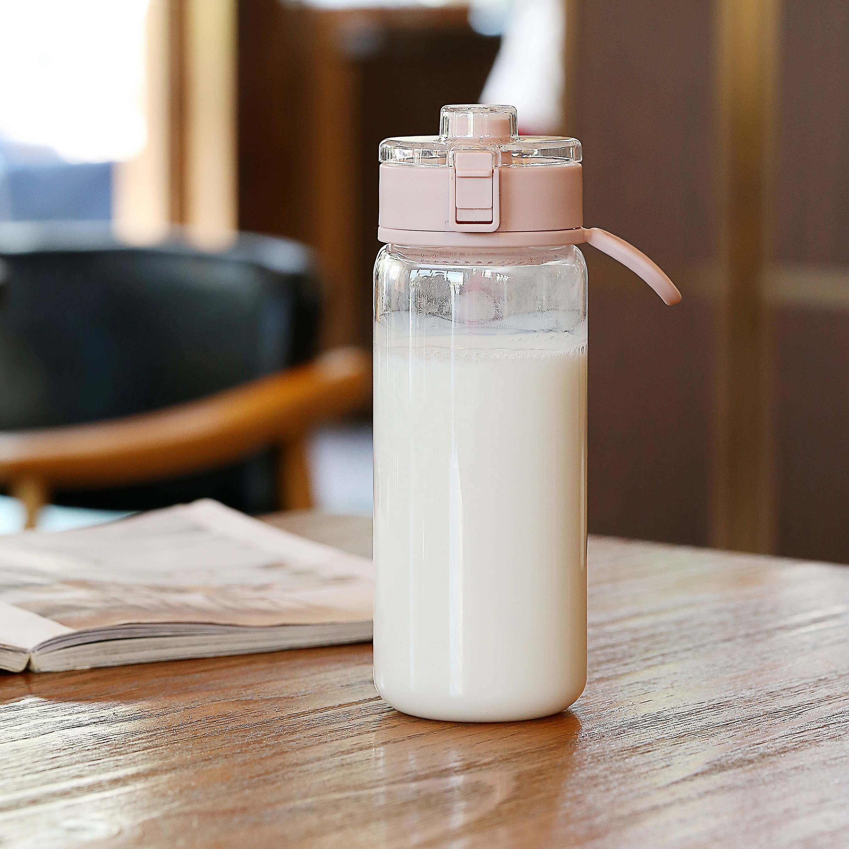 Flip Lid Cap Custom logo 600ml School Children BPA Free Tritan Plastic Water Bottle Kids Drinking Bottles Removable Strainer