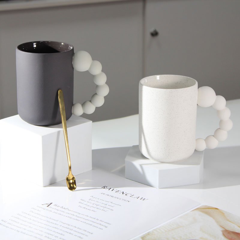 Wholesale 16oz Plain New Design Nordic Clay Handmade Ceramic Coffee Mug with Unique Handle