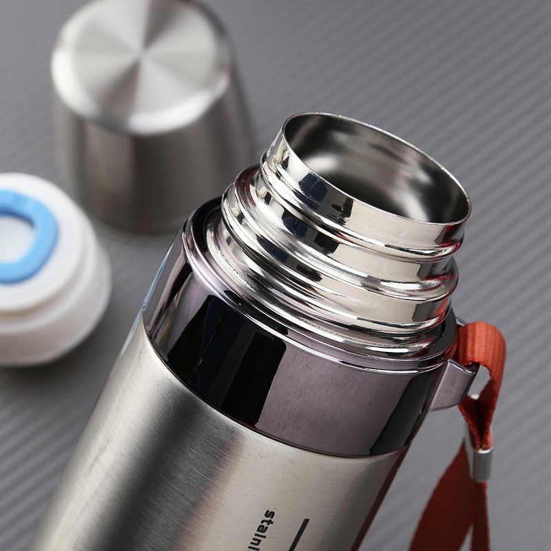 In Stock Classic 750ML Water Bottles Stainless Steel Thermos Vacuum Double Wall Flasks With Strap