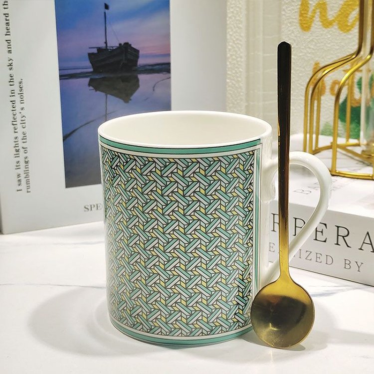 Wholesale custom Porcelain Mug ceramic Coffee Tea Milk Cups Bone China Drinkware Mugs Birthday Gift cups With Golden Spoon