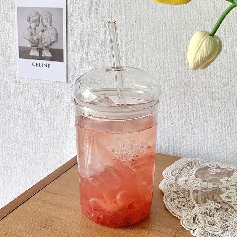 Custom Glass Cup With Dome Lid And Straw Borosilicate Iced Coffee Tumbler Glass Water Bottles Reusable Can Shaped Containers