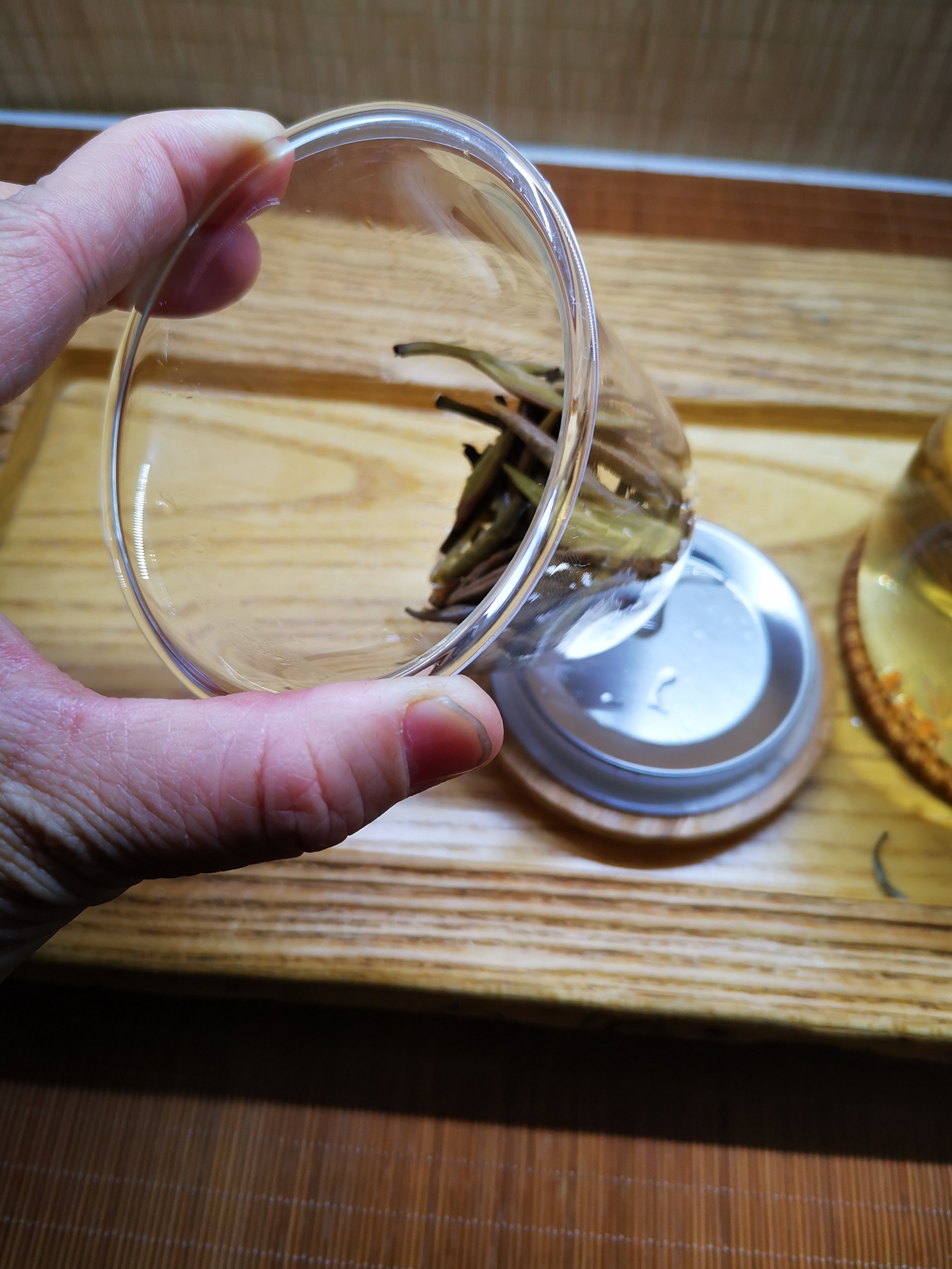 hot sale borosilicate glass tea mug with a tea filter and bamboo lid