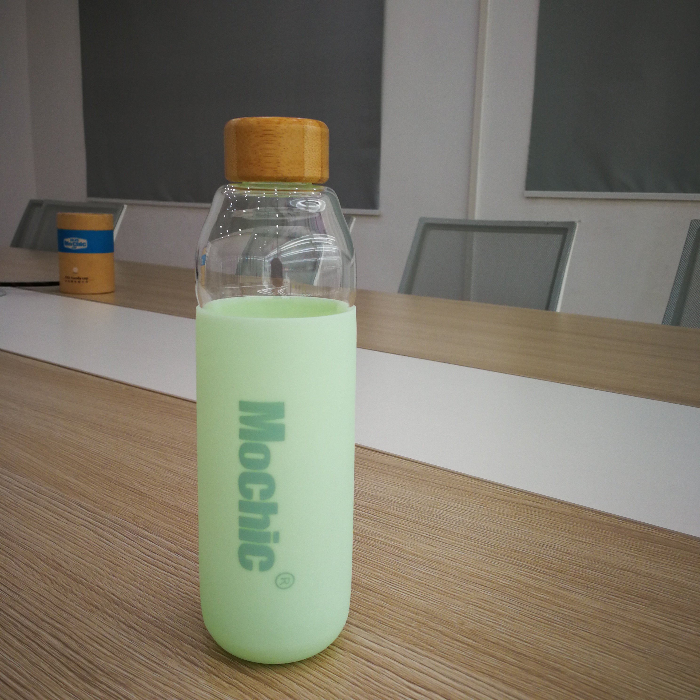 Food Grade Silicone With Bamboo Lid Design Glass Water Bottle