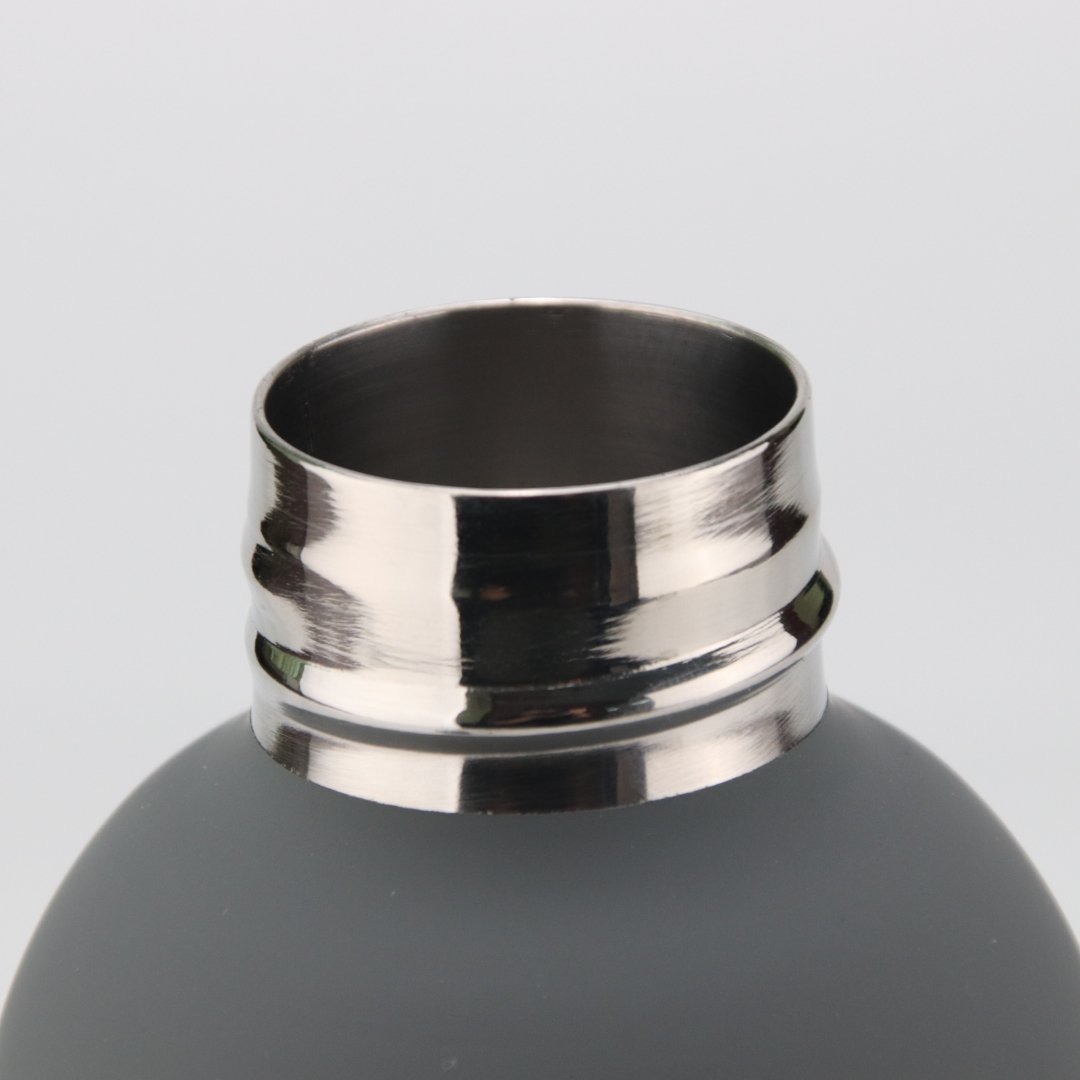 Eco-Friendly Stainless Steel Water Bottle Portable Vacuum Insulated Sports Design Thermal Cold Beverages Includes Lids