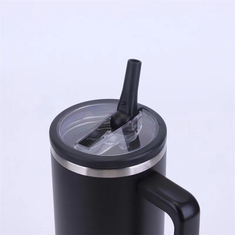2024 Stanlyes New Arrival 40oz Double Wall Stainless Steel Camping Thermos Cup with Handle Sports Mug for Water