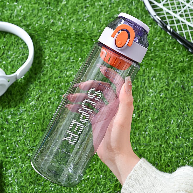 Cheap Price Sustainable Stocked PC Transparent Water Bottles 650ml Plastic Sports Water Bottles With Straw