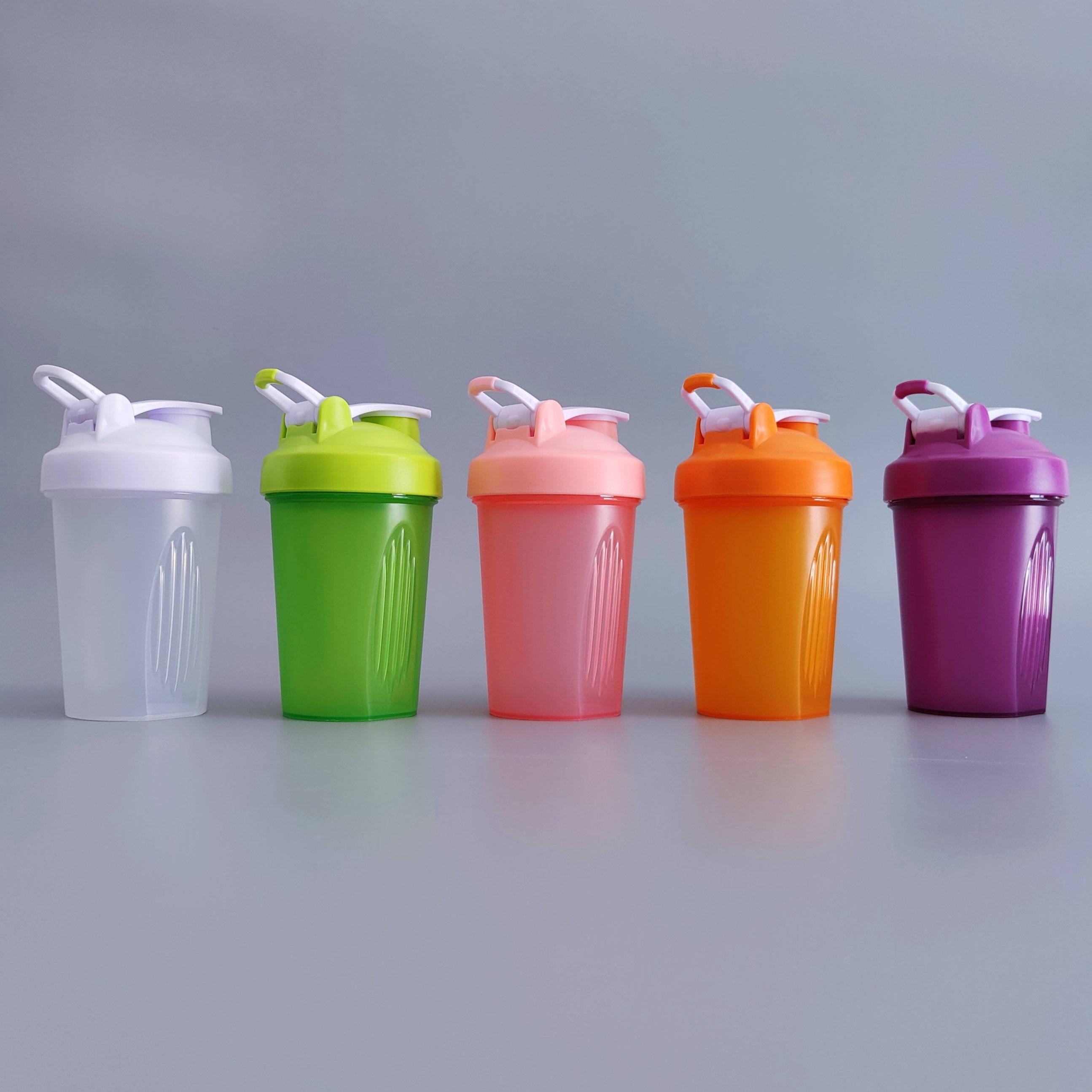 XINGXI Custom Logo 400ml 600ml Classic Black Plastic Protein Shaker Bottle for Gym Sport Water Bottles