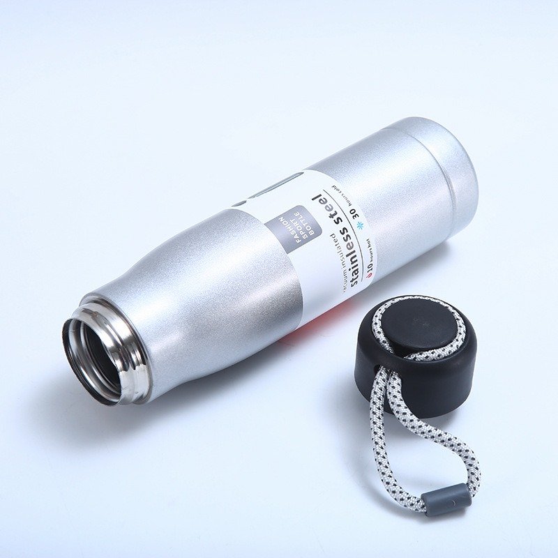 Wholesale Price Low Moq Sports Water Bottles Double Wall Stainless Steel Insulated Vacuum Flask With Lifting Rope