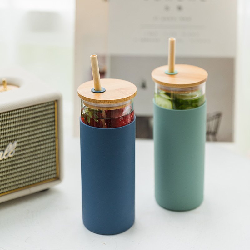 New arrival colorful high borosilicate unbreakable glass water bottle with silicone sleeve and straw