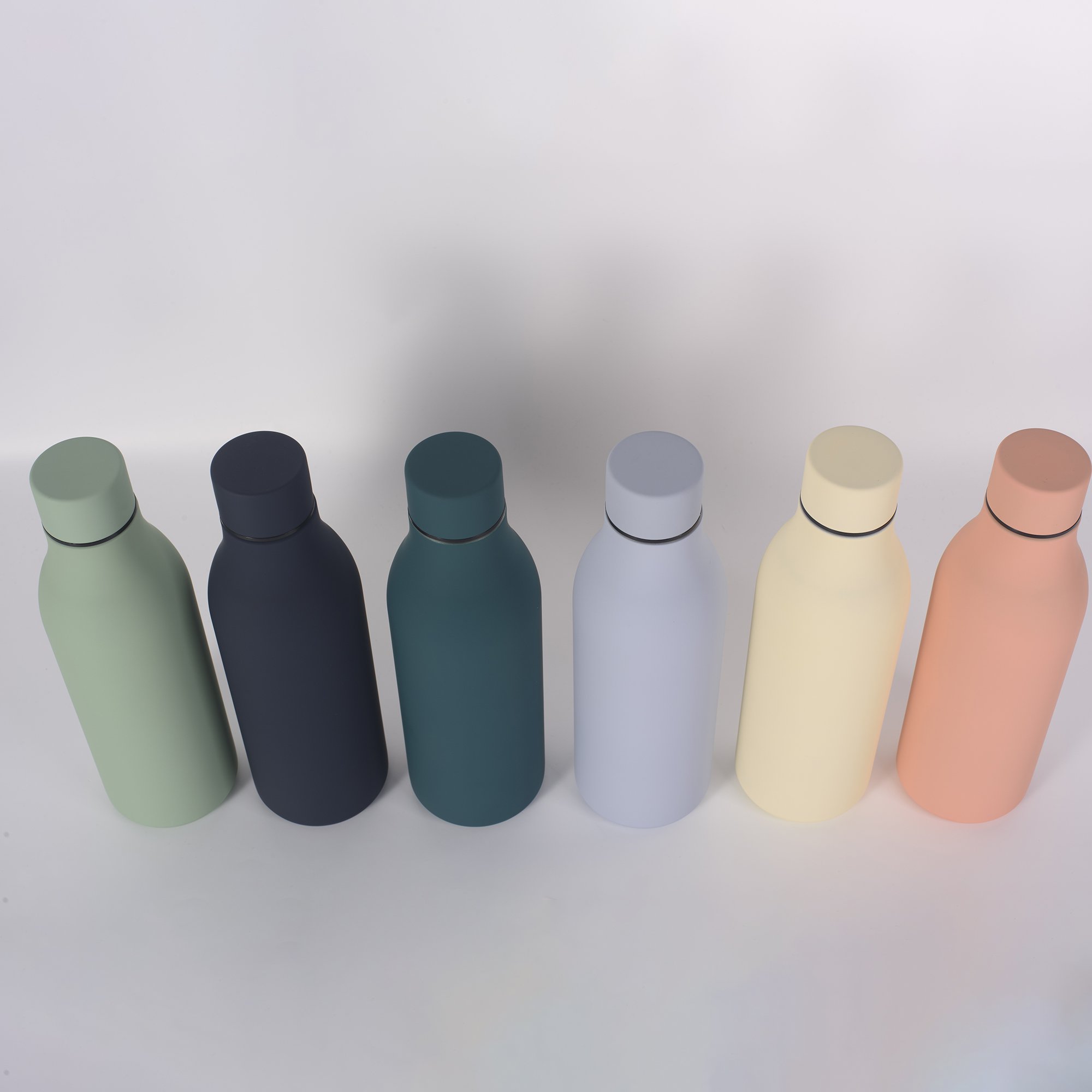 Double Wall Thermal Vacuum Flask Insulated Outdoor Sports Drink 18/8 Stainless Steel 17oz Cola Shaped Water Bottle